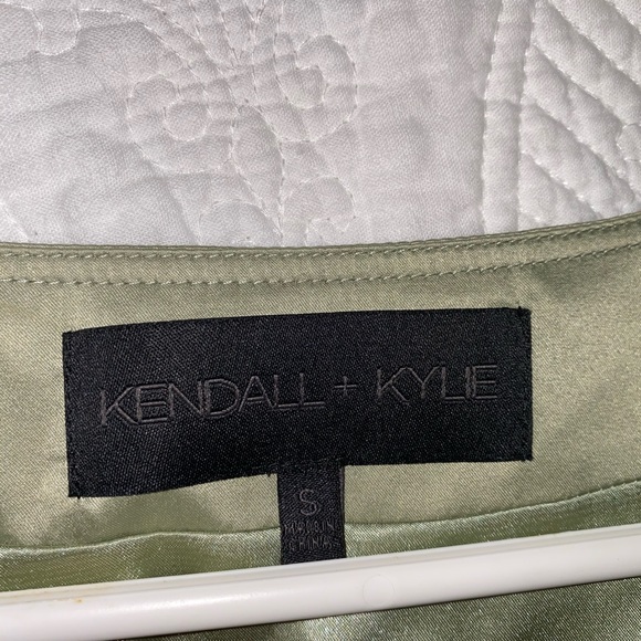 Kendall + Kylie silk top - Picture 3 of 4